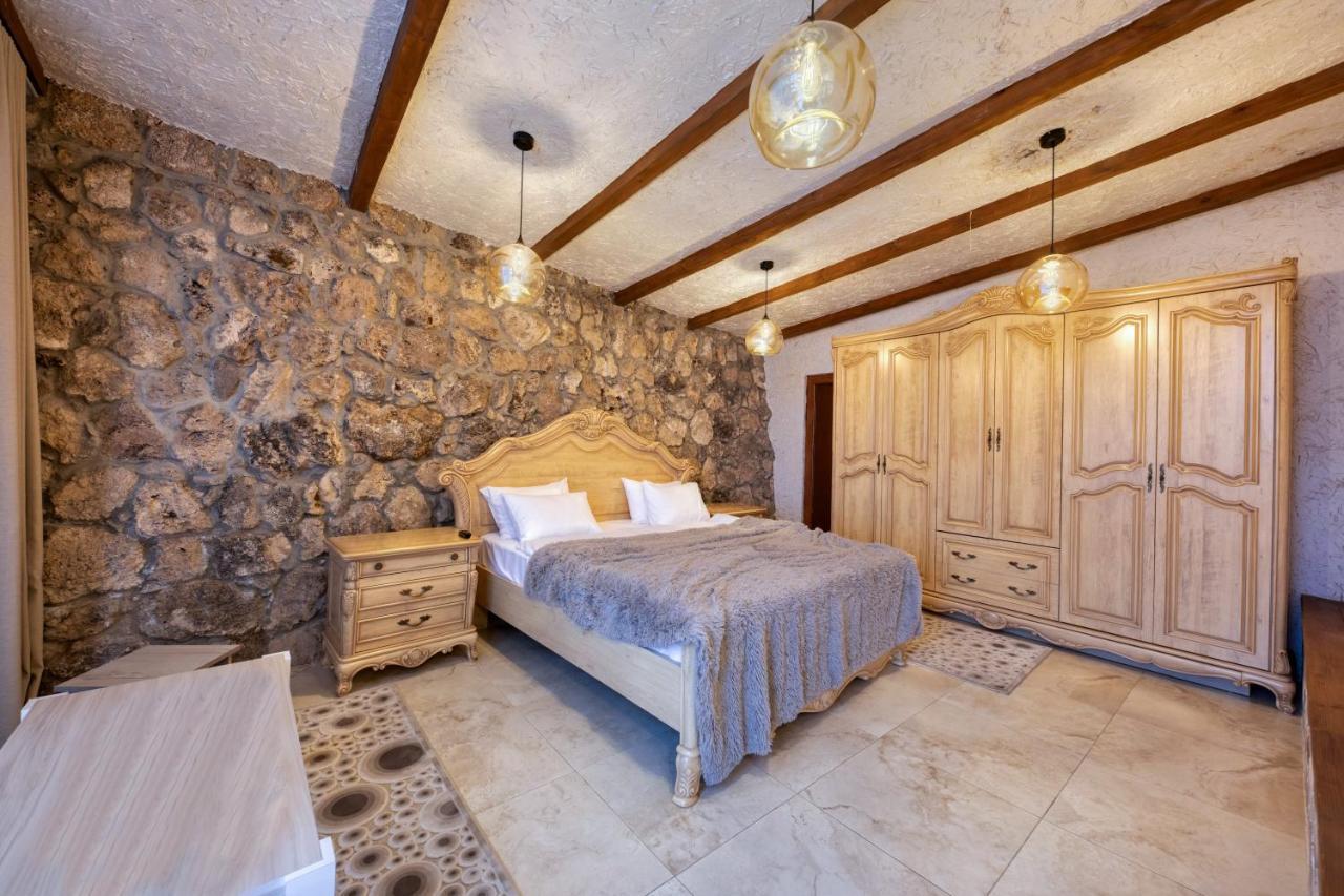 Alpine Castle Hotel Dilidžan Exteriér fotografie