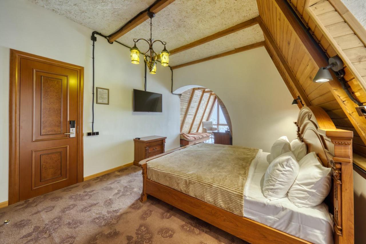 Alpine Castle Hotel Dilidžan Exteriér fotografie